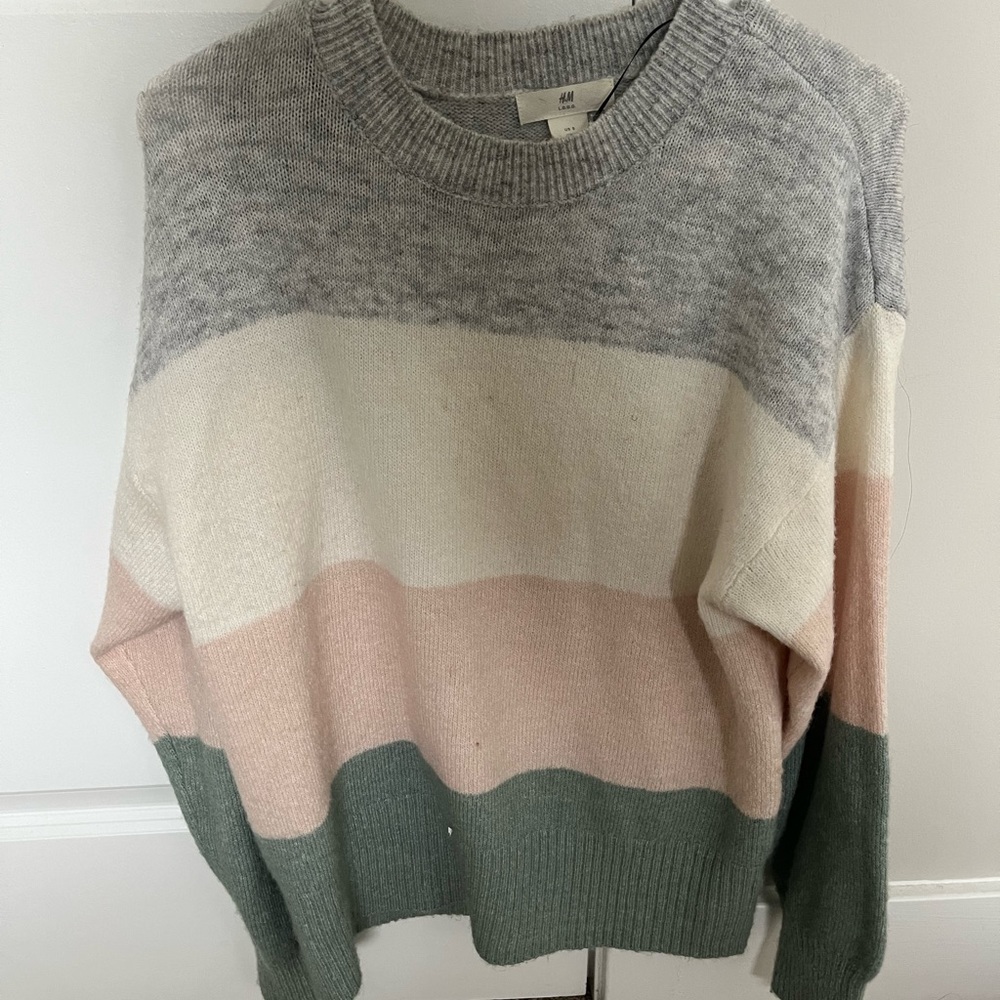 H and m oversized sweater size small